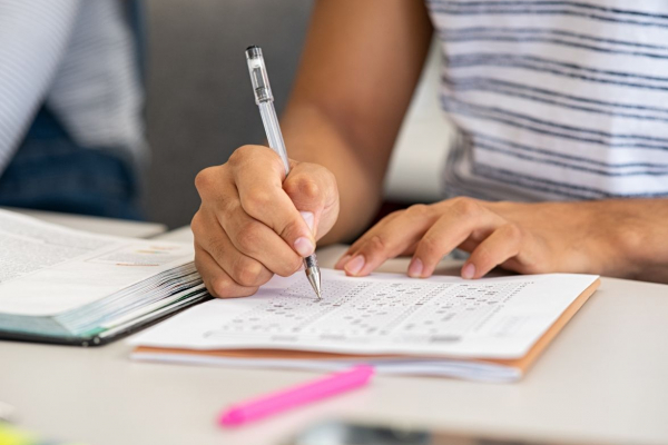 Homeschooling Outperforms Failing Public Schools in “Devastating” National Survey